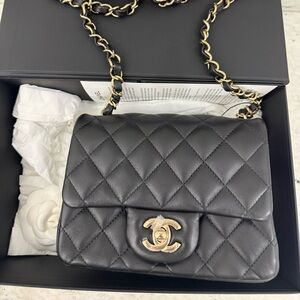 Chanel Black Quilted Shoulder Bag with Gold Chain
